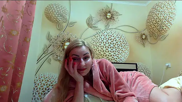 Yourrealgirl's cam snapshot