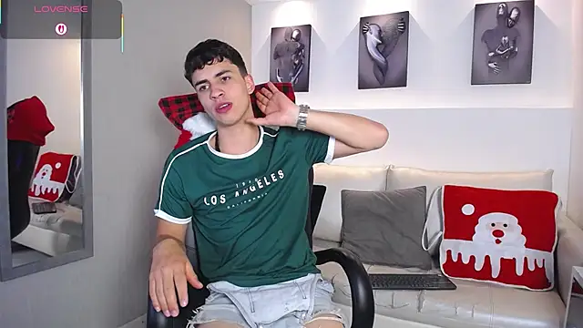 AdrianRinaldi live sex cam