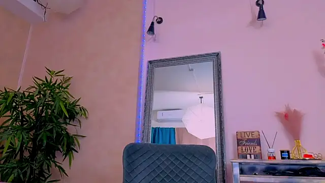 MichelleReys live sex cam