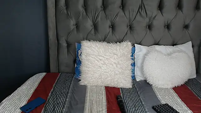 LOYAL_SASHA live sex cam