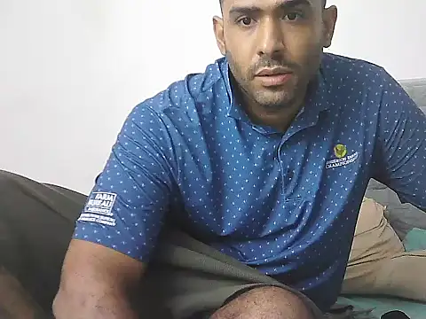 AlphaLatinoBear's cam snapshot