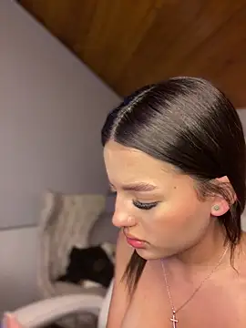 Sofia18_pinkk live sex cam