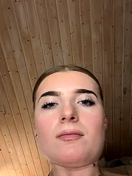 MilaLuxe live sex cam