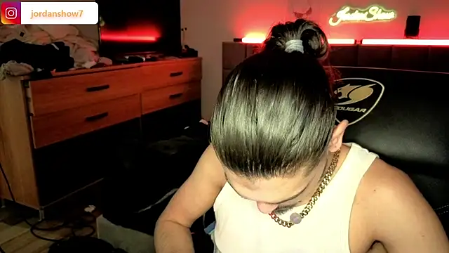 JordanShow live sex cam