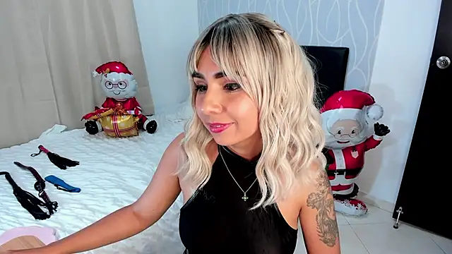 Emilyvalk_'s cam snapshot