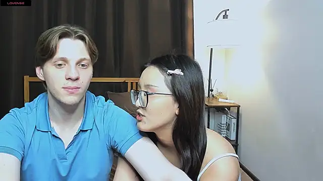 Blossomandbee live sex cam