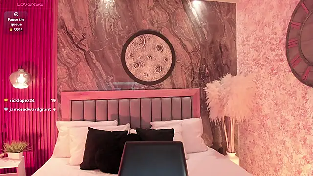 Valery_Shadey live sex cam