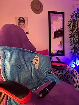 lonely_shewolf live sex cam