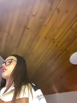 Sofia18_pinkk live sex cam