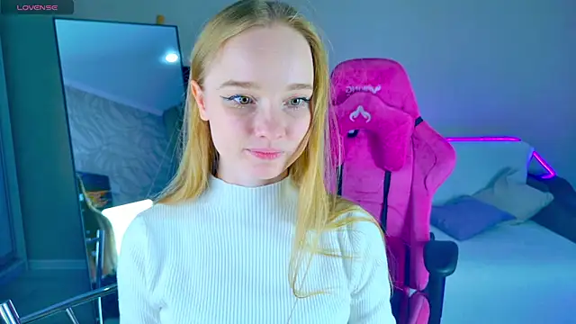 Shawty_Mia live sex cam