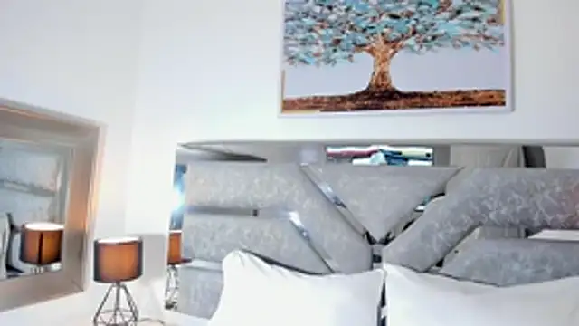 Slut_Milf_ live sex cam