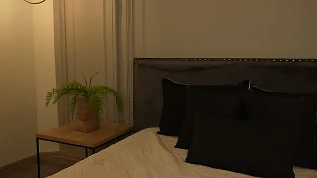 IrisBaker's cam snapshot