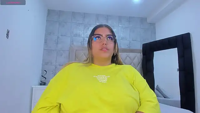 AmbarBrownn_'s cam snapshot