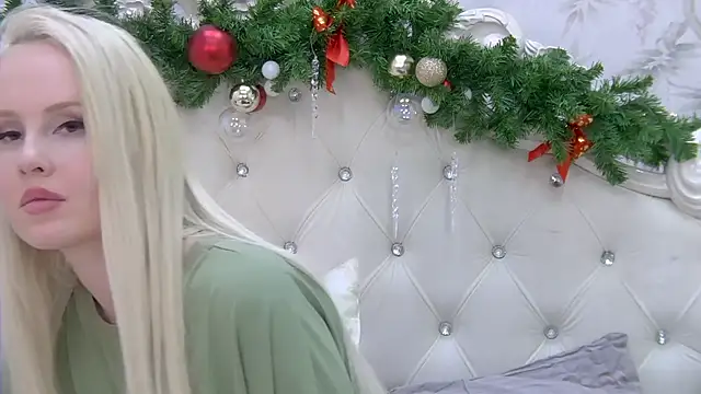 EllieFrosty_'s cam snapshot