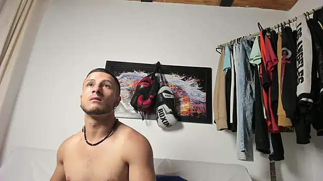 Reynoah live sex cam