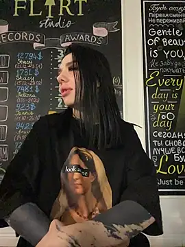 MaeveMoon's cam snapshot