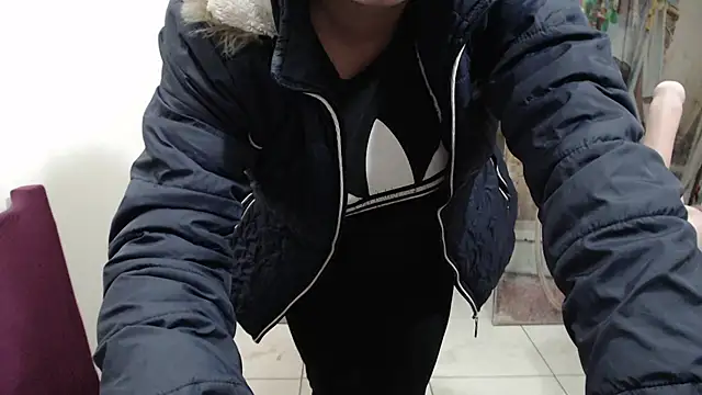 curly_greeneyed's cam snapshot