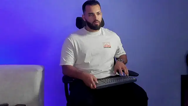 Chris_Varden's cam snapshot