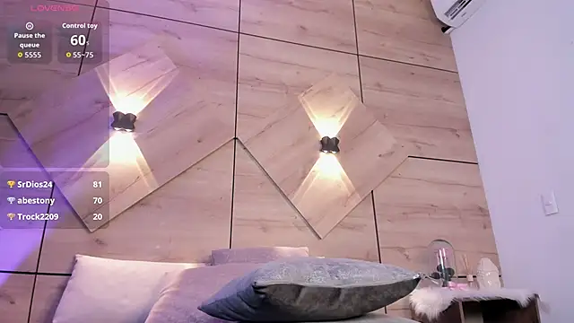 sussan_fox_'s cam snapshot