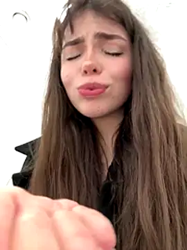 pantyless live sex cam