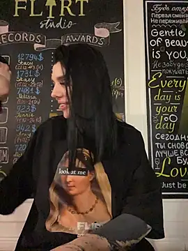 MaeveMoon's cam snapshot