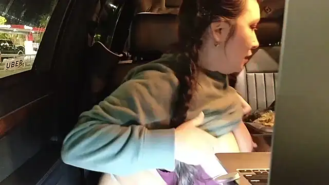 Vickiebee live sex cam