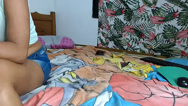 smallkarlakarla's cam snapshot