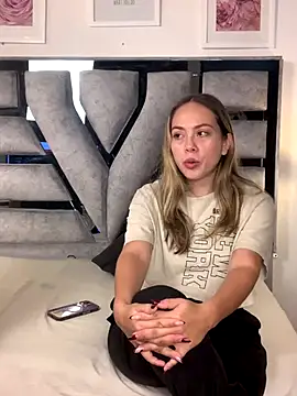 valery_and_Dani_ live sex cam