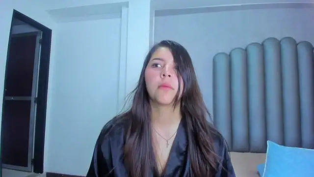 Charlotte-Star live sex cam