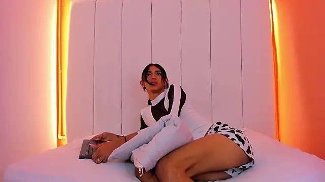 Sunny_OS live sex cam