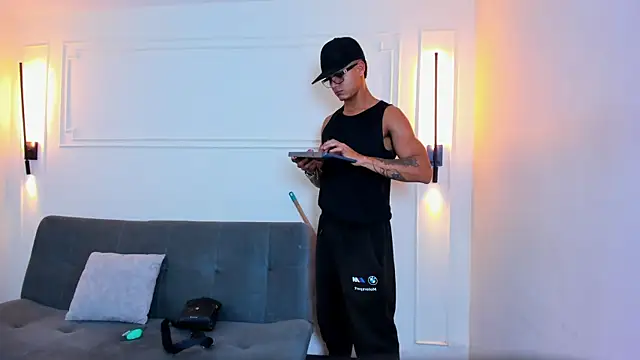 Paradise_boy_s live sex cam