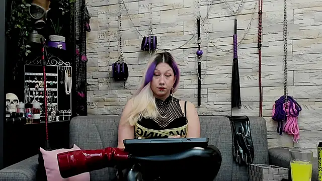 CruelMistress's cam snapshot