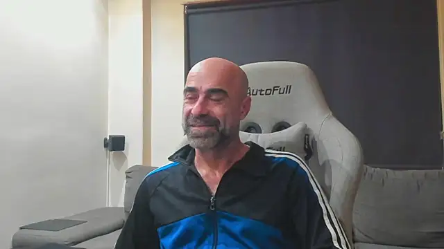 Bicopflirt's cam snapshot