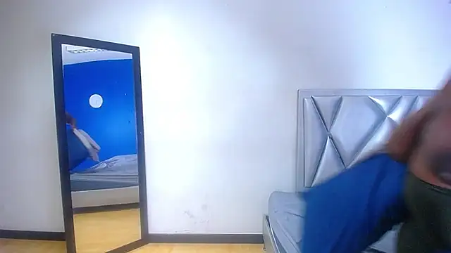 exotic_karmella's cam snapshot