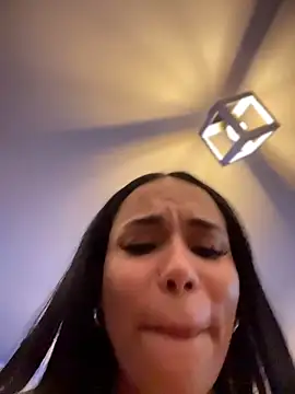 Naatalia live sex cam