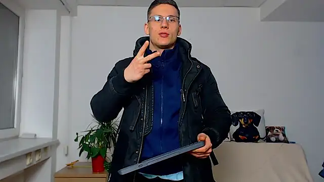 ZeinMiracles live sex cam