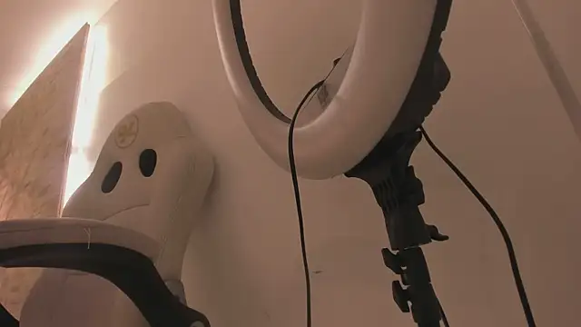 celene_midnight's cam snapshot