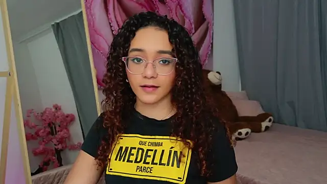 Taylor_Tina's cam snapshot