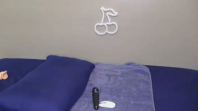 Serafynn's cam snapshot