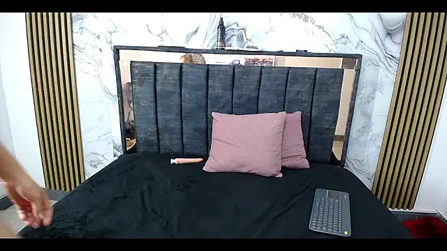 genesis_and_alex's cam snapshot