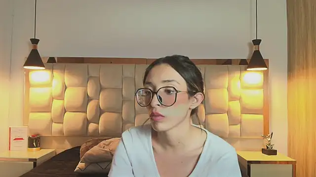 Emilia_Bons's cam snapshot