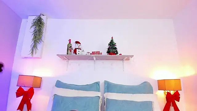 LuciaBenett_'s cam snapshot