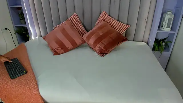 NicoletCherry__'s cam snapshot