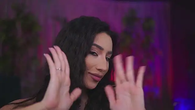 GinaValentinna's cam snapshot