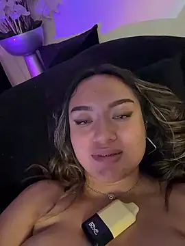 IamDennis's cam snapshot