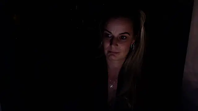 MystiqueMaven's cam snapshot