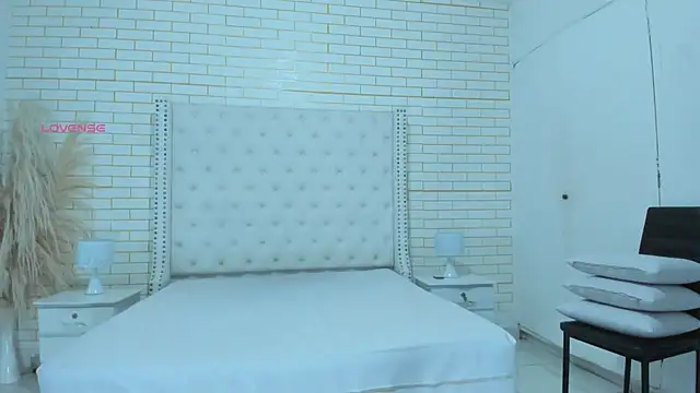 emmy_lander's cam snapshot