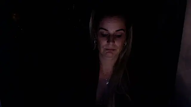 MystiqueMaven's cam snapshot