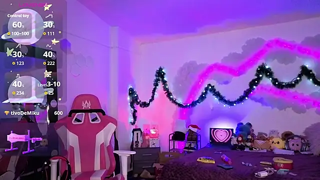 larah_uwu's cam snapshot