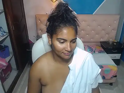 Celeste_wood's cam snapshot